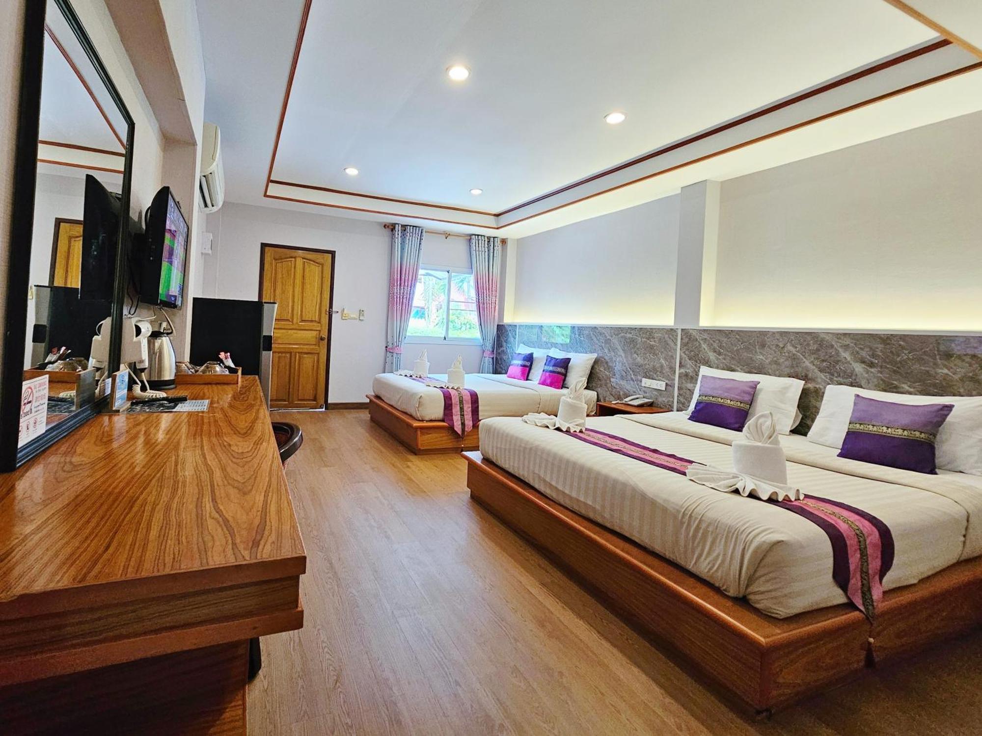 Phaithong Sotel Resort Chalong Exterior foto