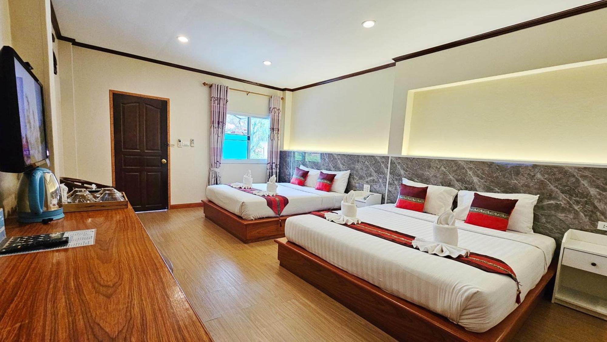 Phaithong Sotel Resort Chalong Exterior foto