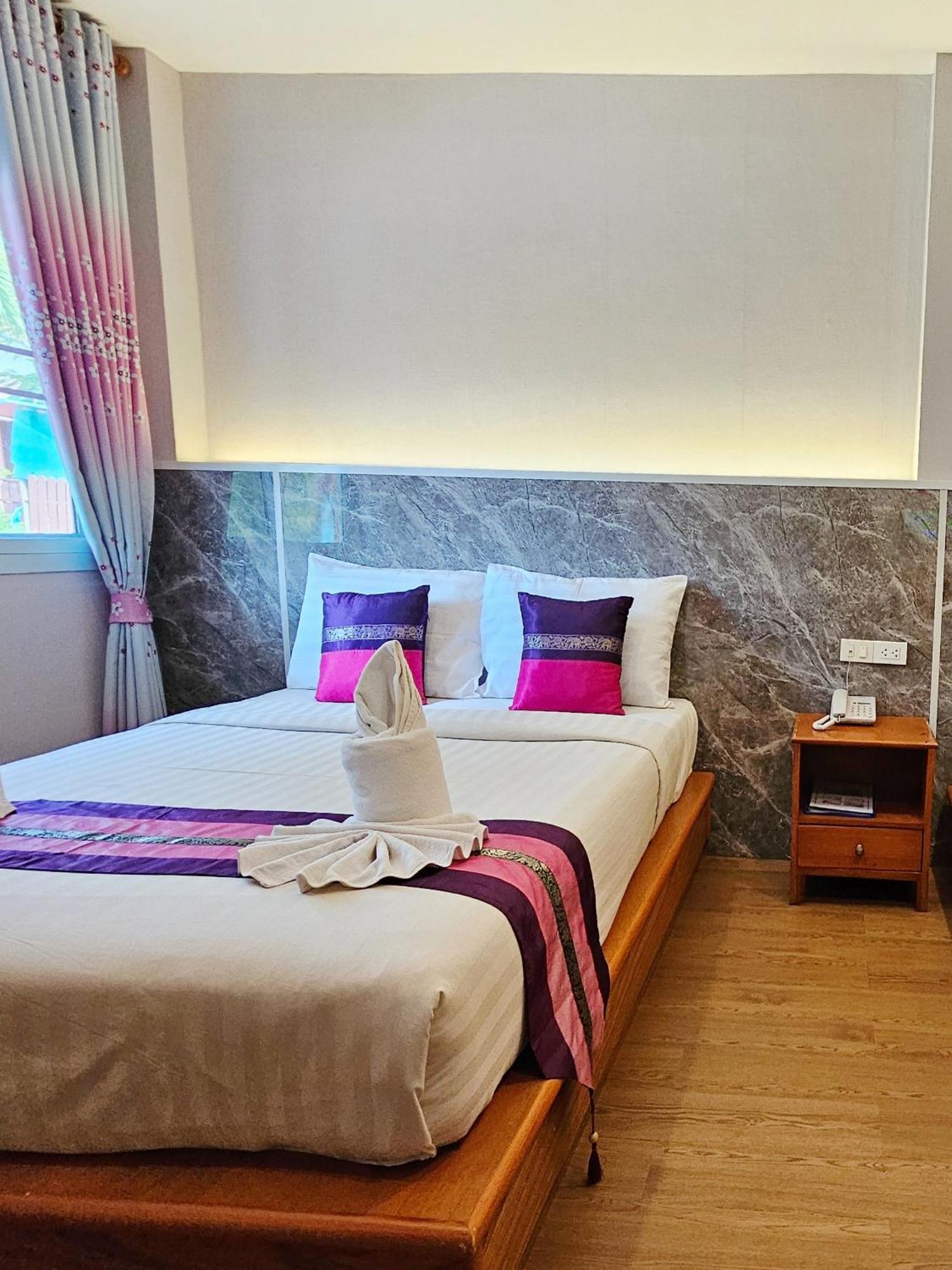 Phaithong Sotel Resort Chalong Exterior foto