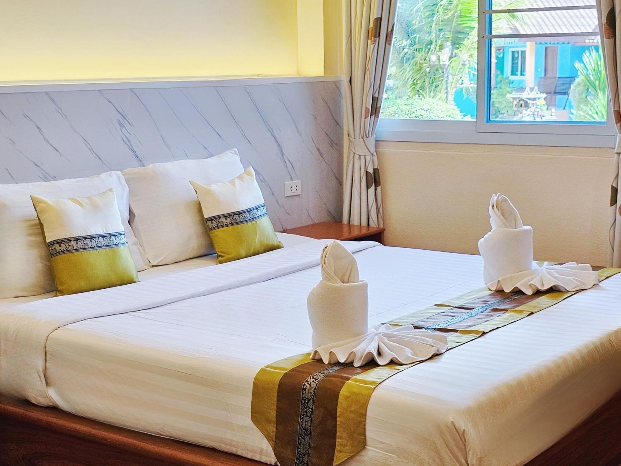 Phaithong Sotel Resort Chalong Exterior foto