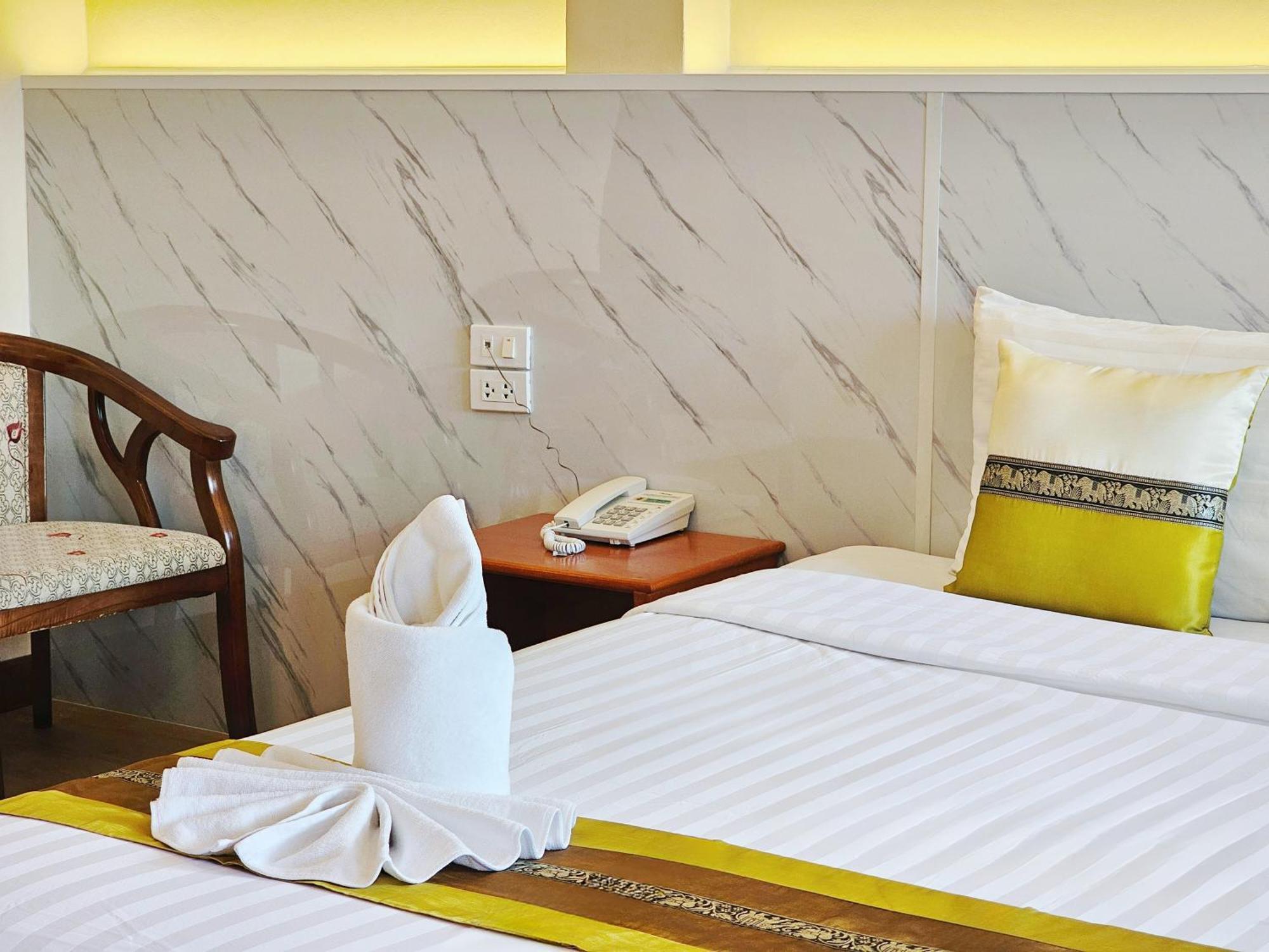 Phaithong Sotel Resort Chalong Exterior foto