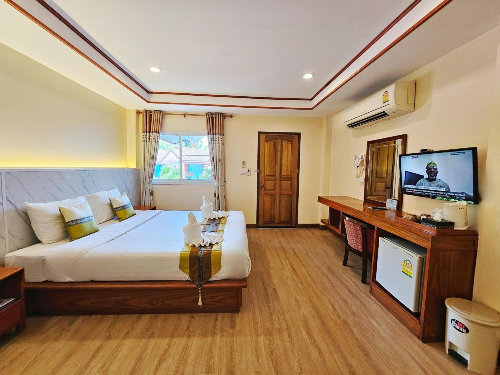 Phaithong Sotel Resort Chalong Exterior foto