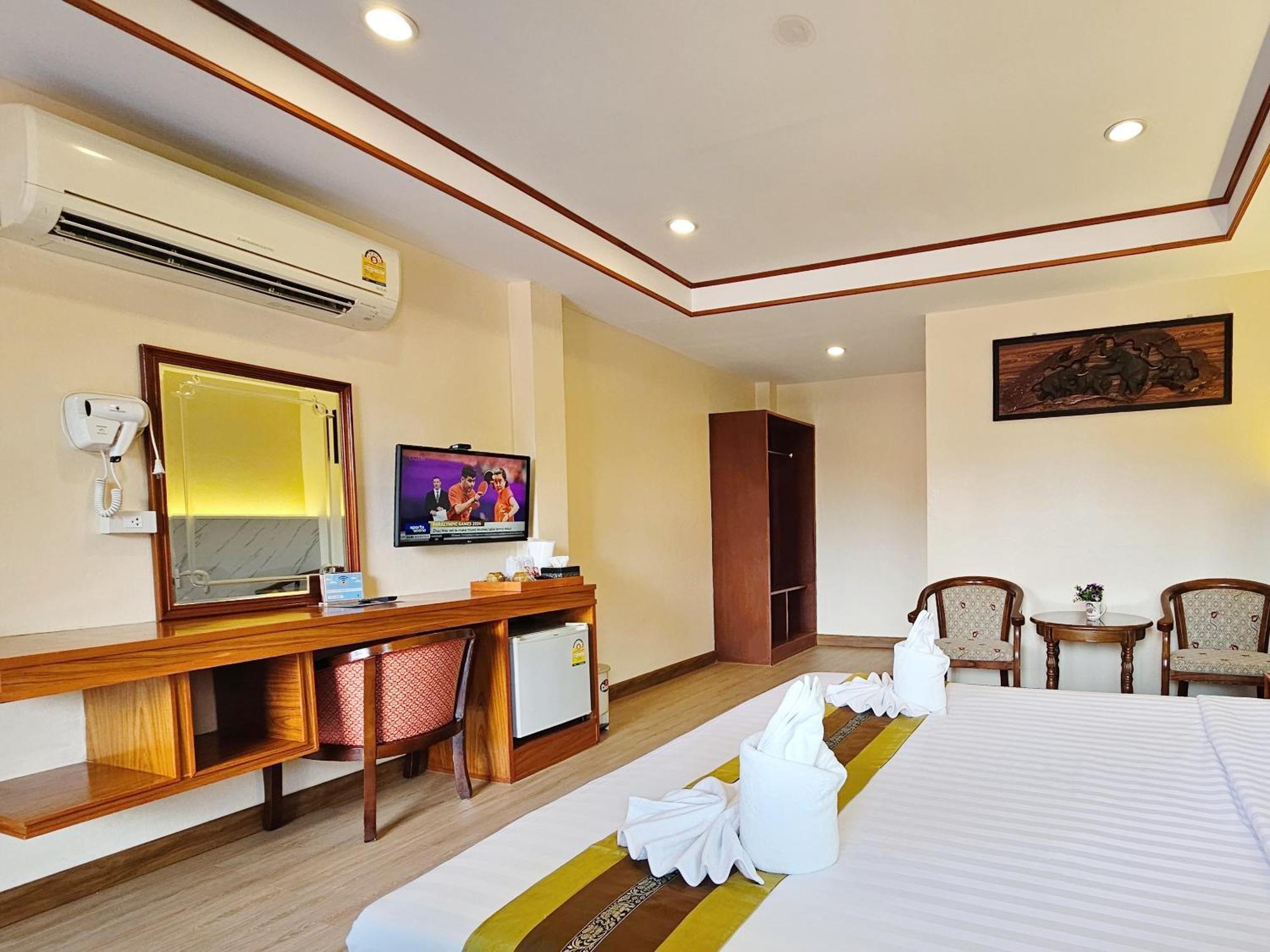 Phaithong Sotel Resort Chalong Exterior foto