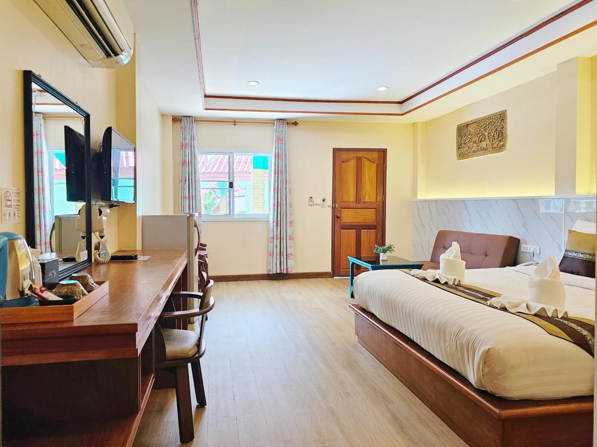 Phaithong Sotel Resort Chalong Exterior foto