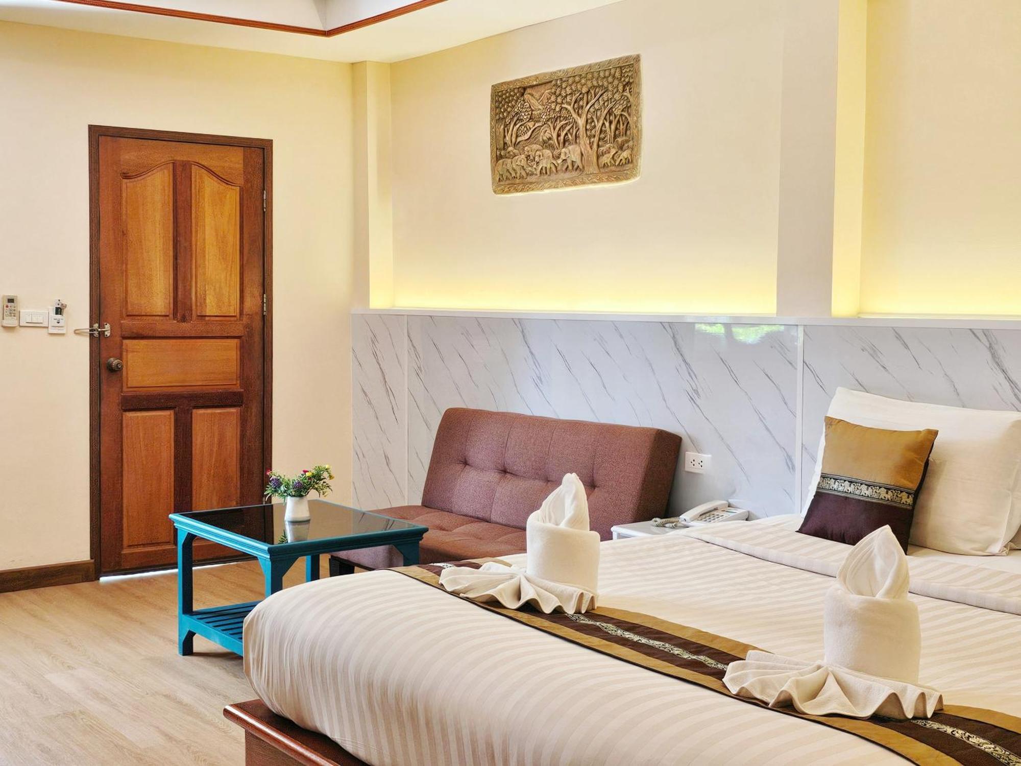 Phaithong Sotel Resort Chalong Exterior foto